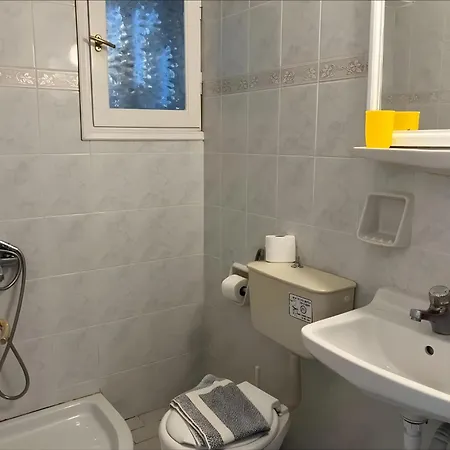 דירה Milia 2 *